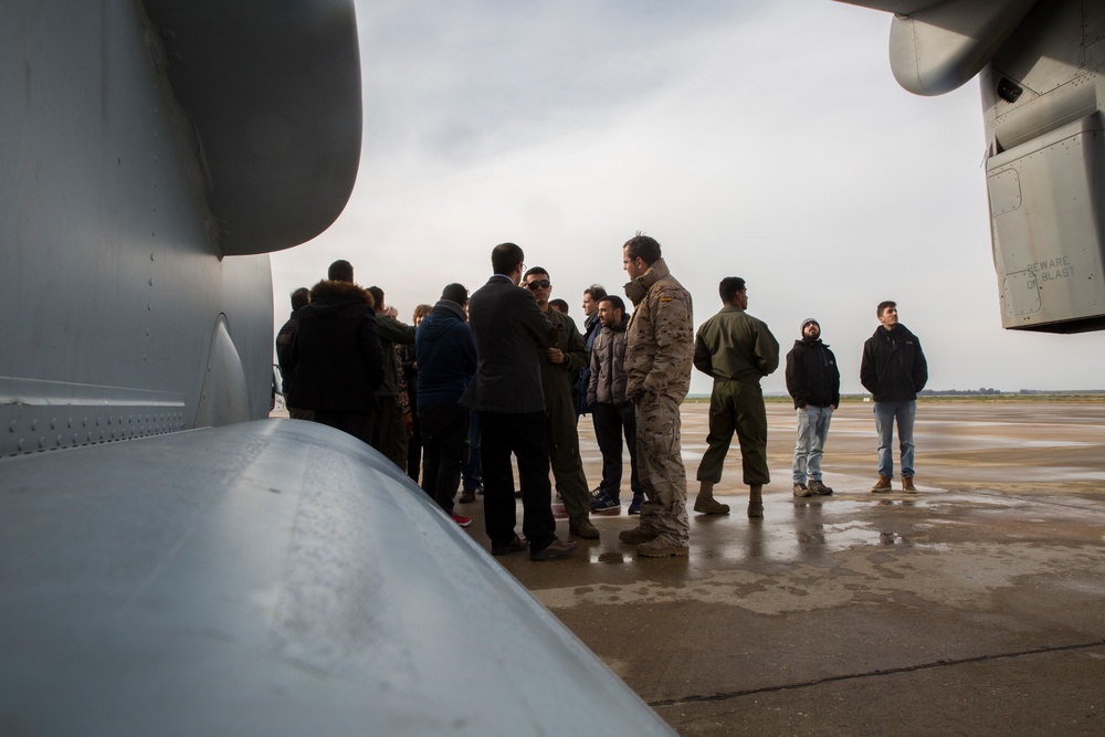 Field trip: U.S. Marines host static display tour for Spanish engineering students