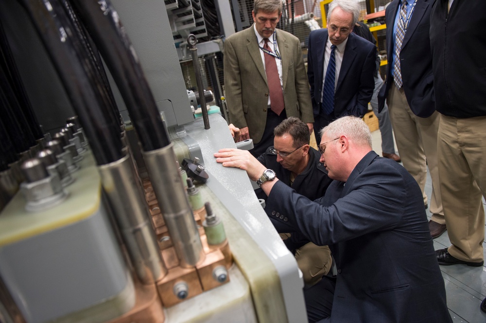 CNR Visits Railgun Site NSWC Dahlgren