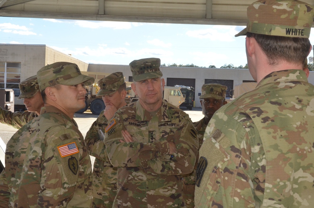 FORSCOM Commander Visits HIMARS Brigade