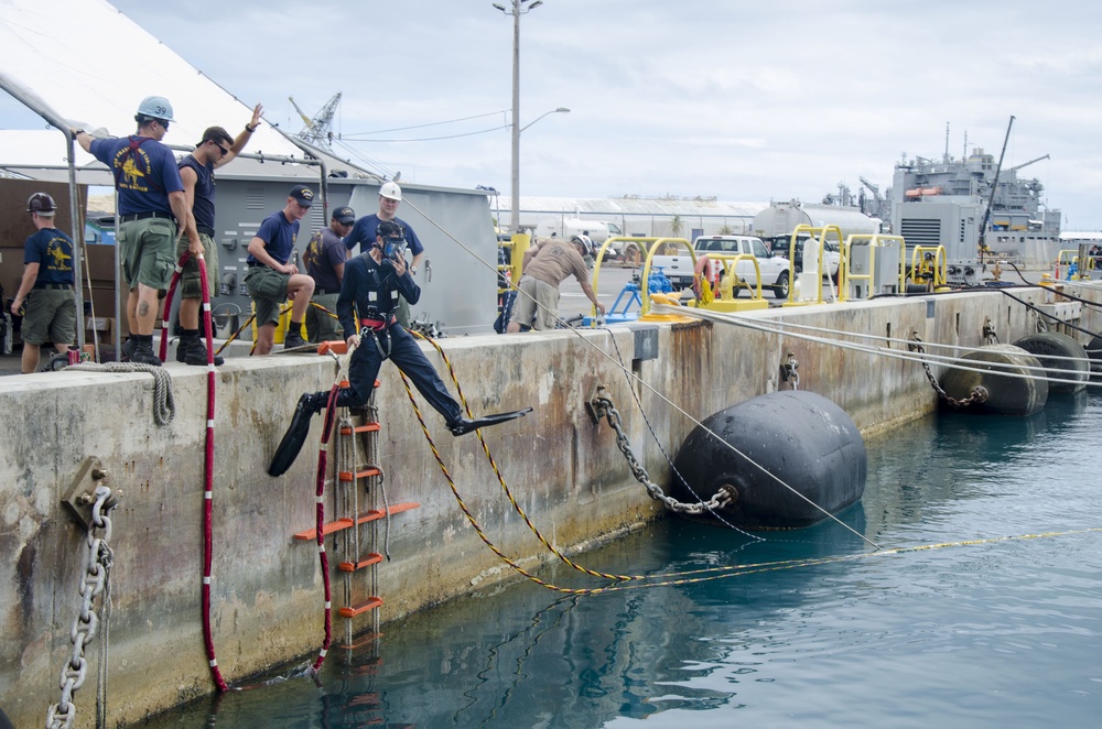 DVIDS Images USS Frank Cable Dive Locker [Image 1 of 5]