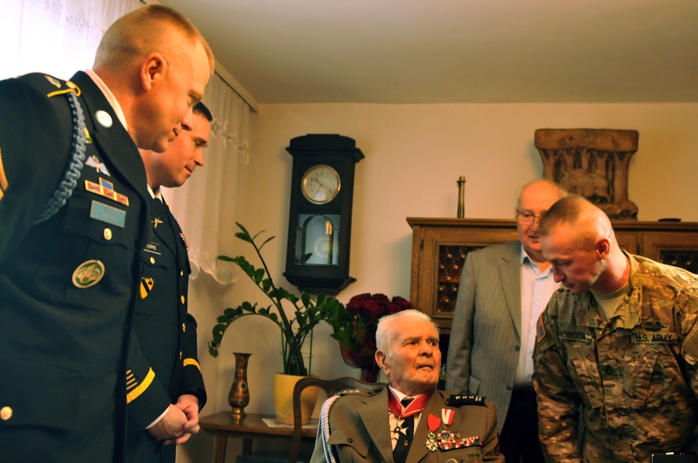 3rd Brigade, 4th ID shows respect to Polish WWII veteran