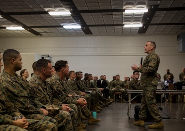 Inspector general of the Marine Corps visits MCB Hawaii