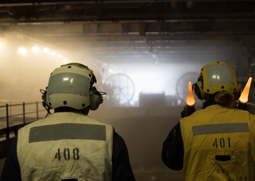 NBU 7 LCAC embarks USS Bonhomme Richard (LHD 6)