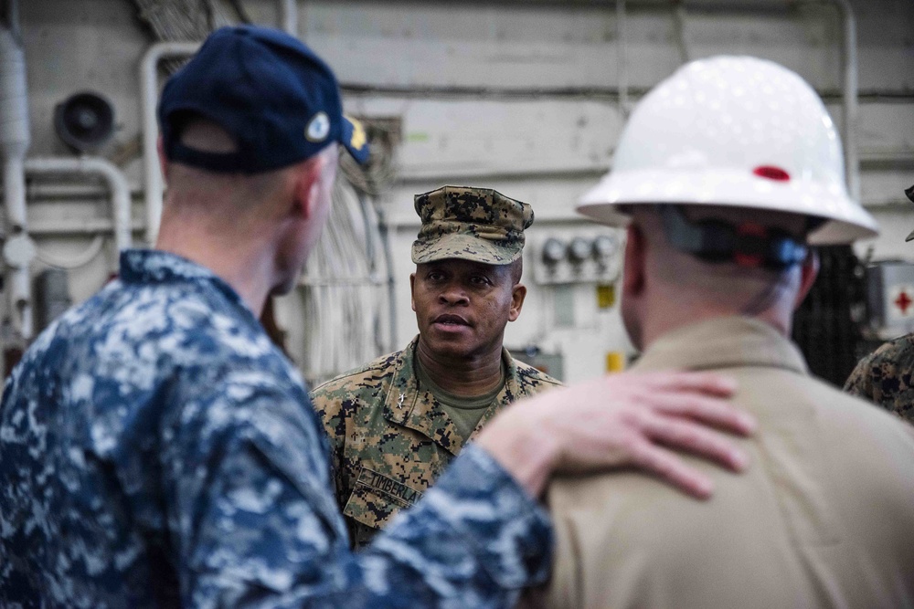 Maj. Gen. Timberlake visits USS Green Bay