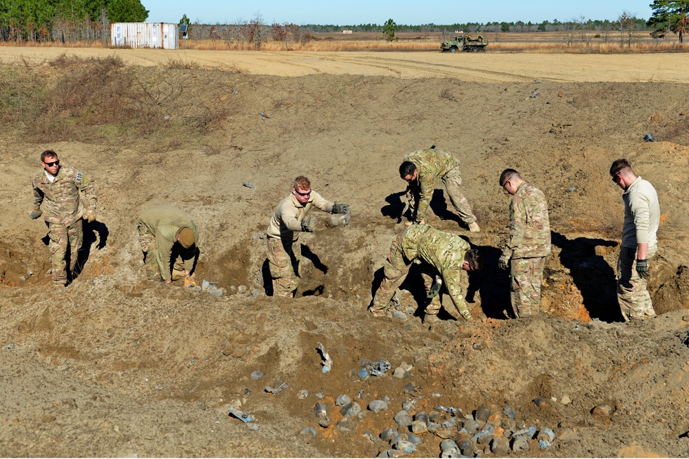 EOD Airmen tidy up Poinsett