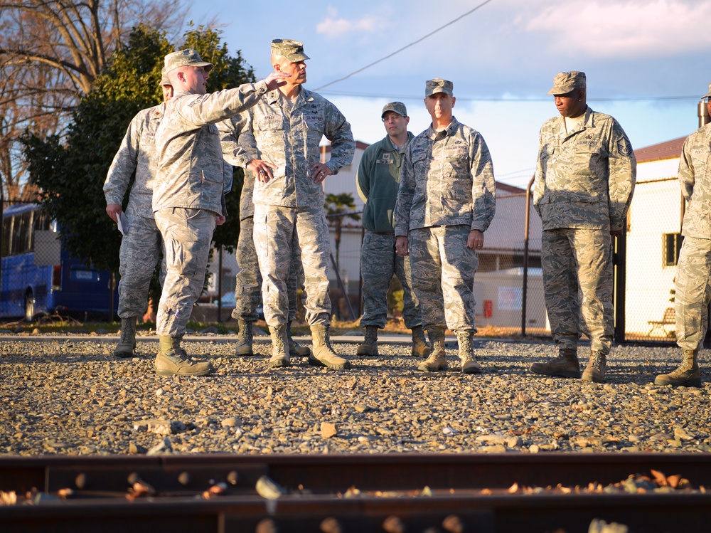 AFIMS Commander visits Yokota