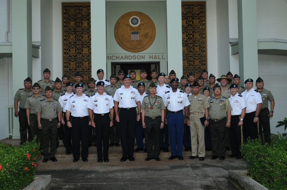 USARPAC honors LTG Glorioso Miranda, Commanding General, Philippine Army