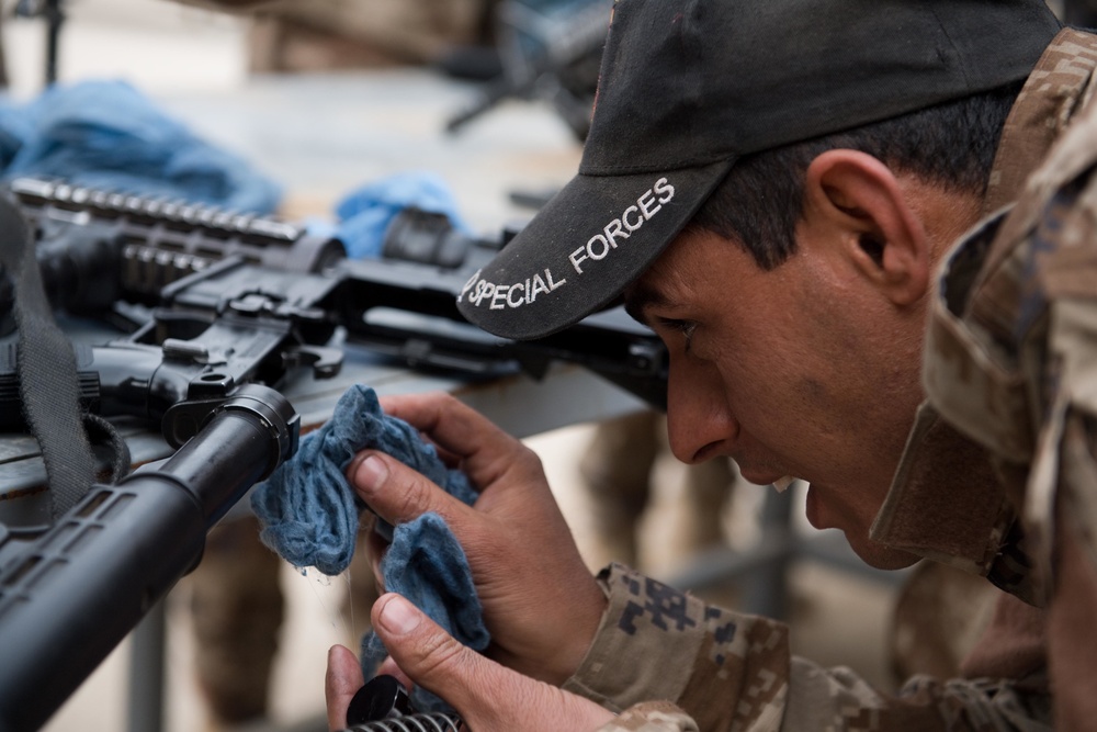 ICTS Trainees Perform Weapon Maintenance