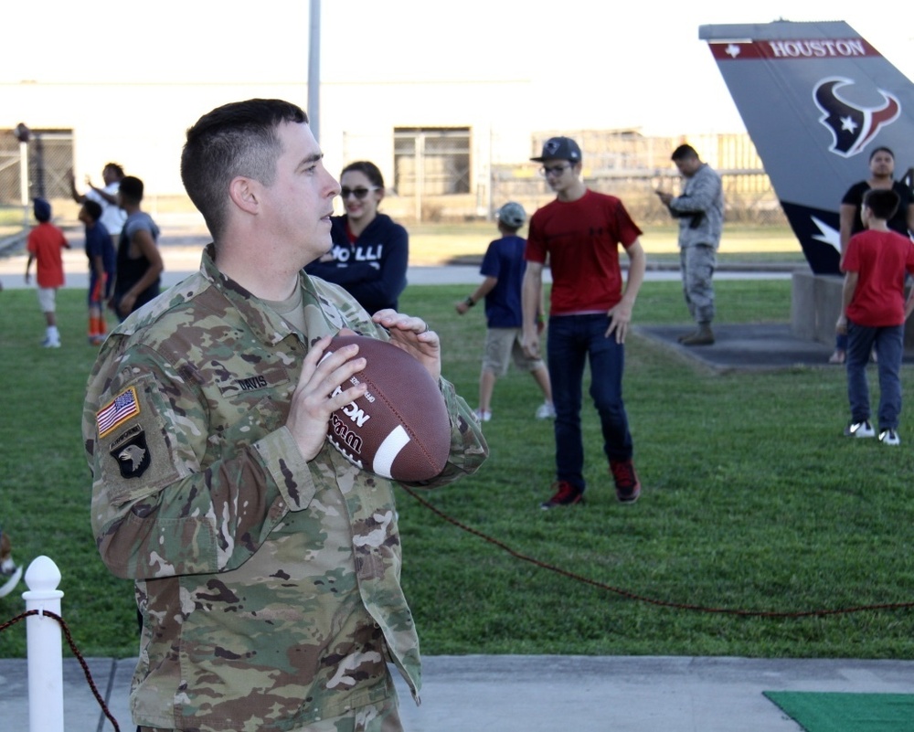 75th Training Command Participates in NFL's Salute to Service Barbecue
