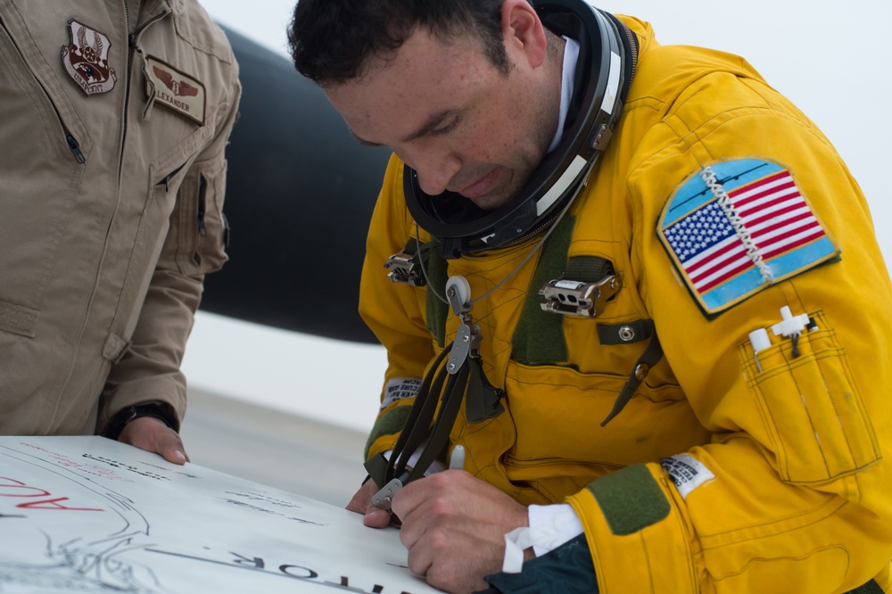 U-2 continues through generations, makes Air Force history breaking 30,000-hour barrier in fight against ISIS