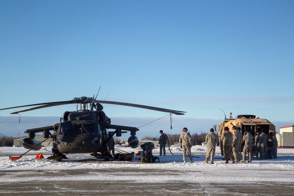 574th Composite Supply Company Soldiers conduct combat skills sustainment training