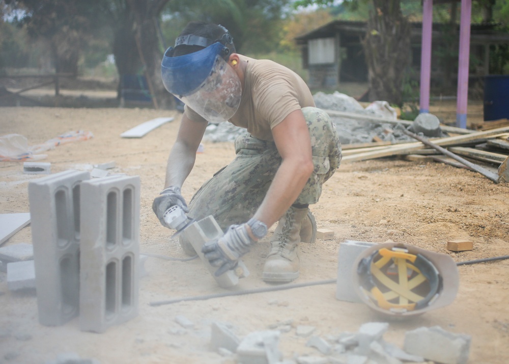 Cobra Gold 17 Participants Continue To Build In Rayong Province