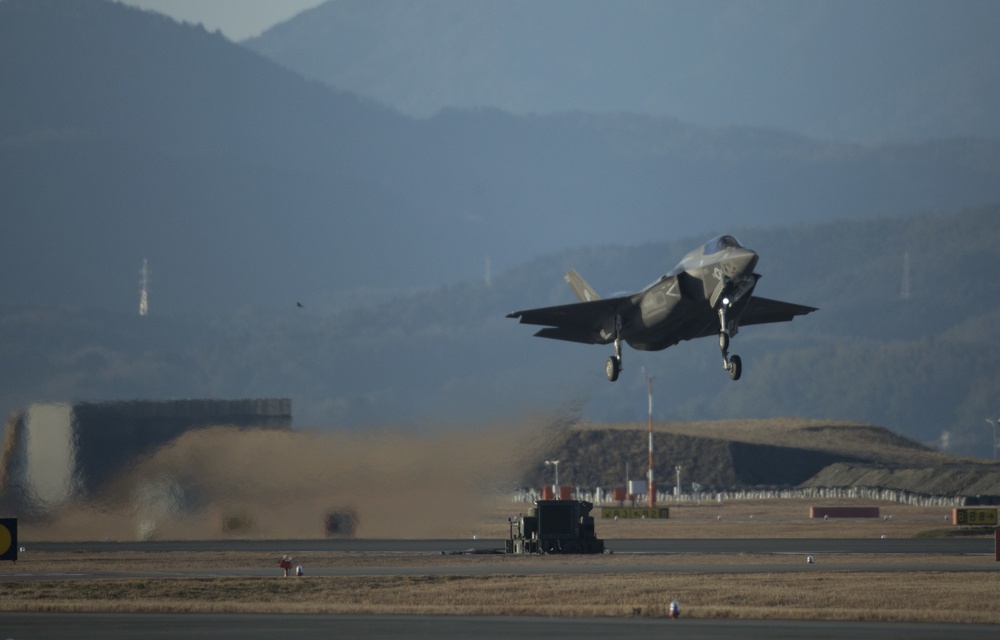 F-35B Lighting II training flights