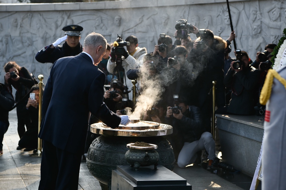 SD ROK Wreath Laying