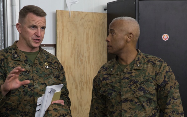 One-star general visits SPMAGTF-CR-AF Marines