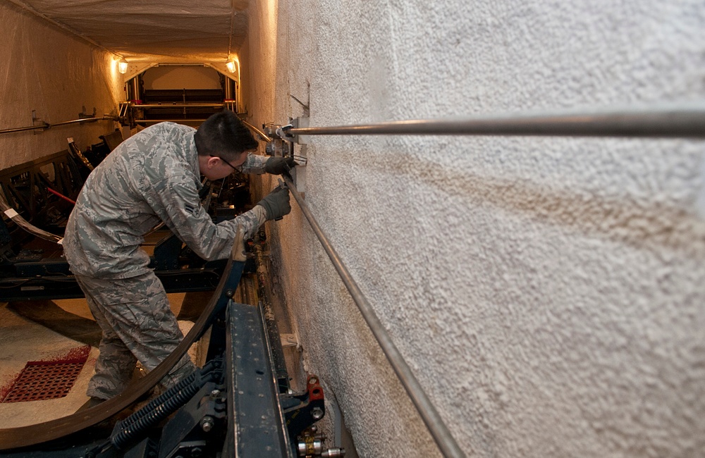 91st MMXS Airmen maintain missile operations