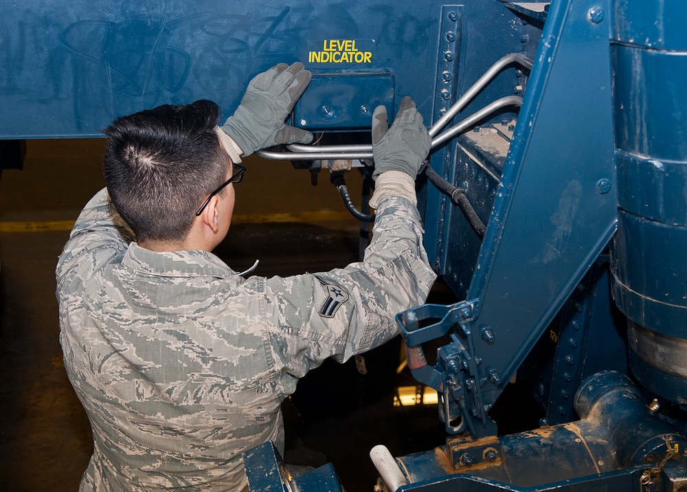 91st MMXS Airmen maintain missile operations