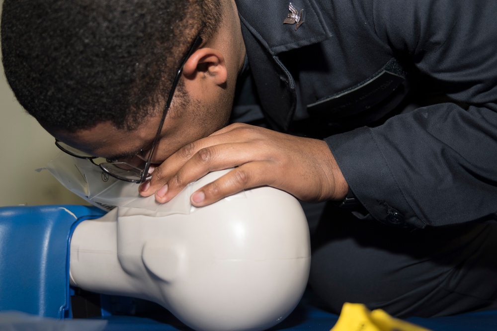 CPR Class Aboard Amphibious Assault Ship USS Bonhommme Richard (LHD 6)