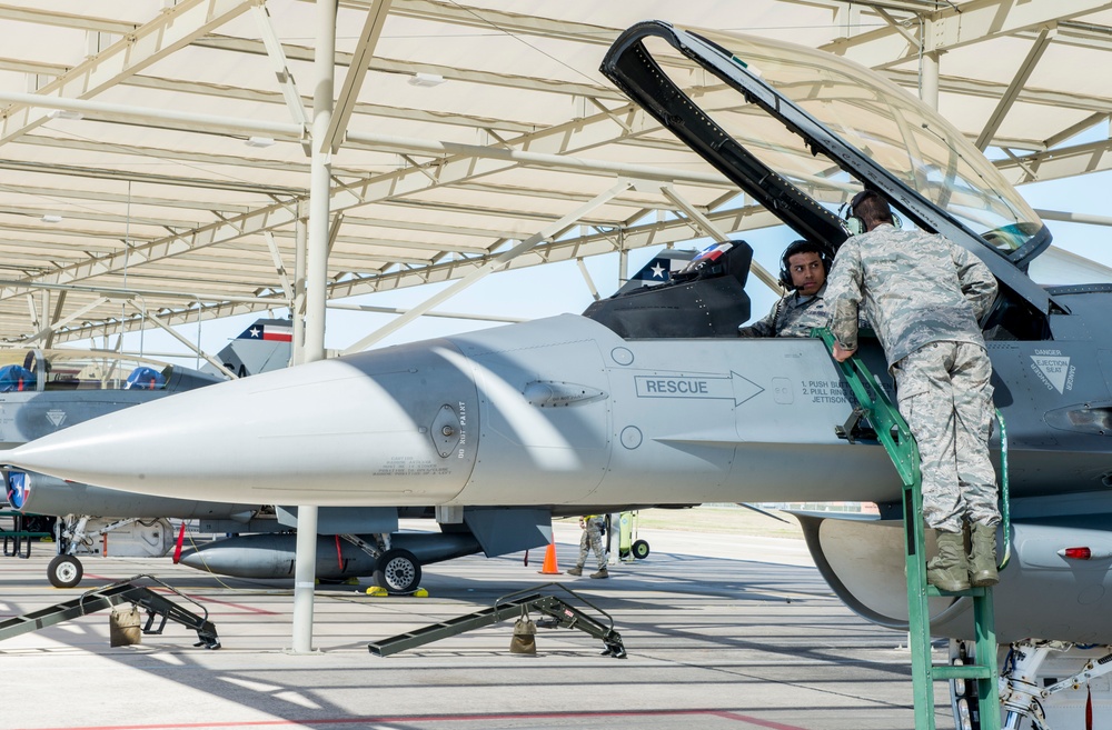 149th AMXS maintains F-16 Fighting Falcon