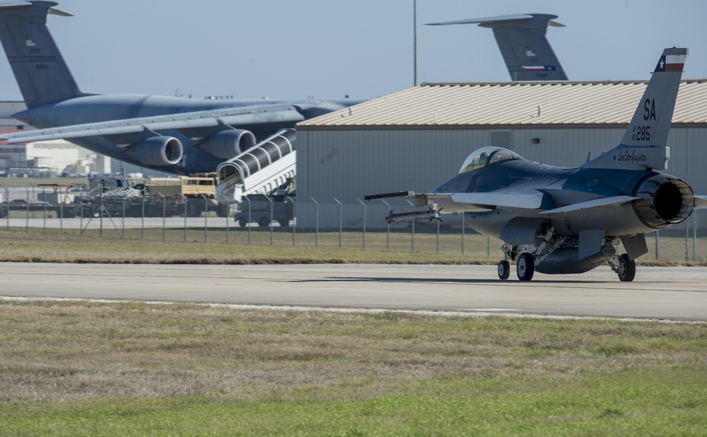 149th AMXS maintains F-16