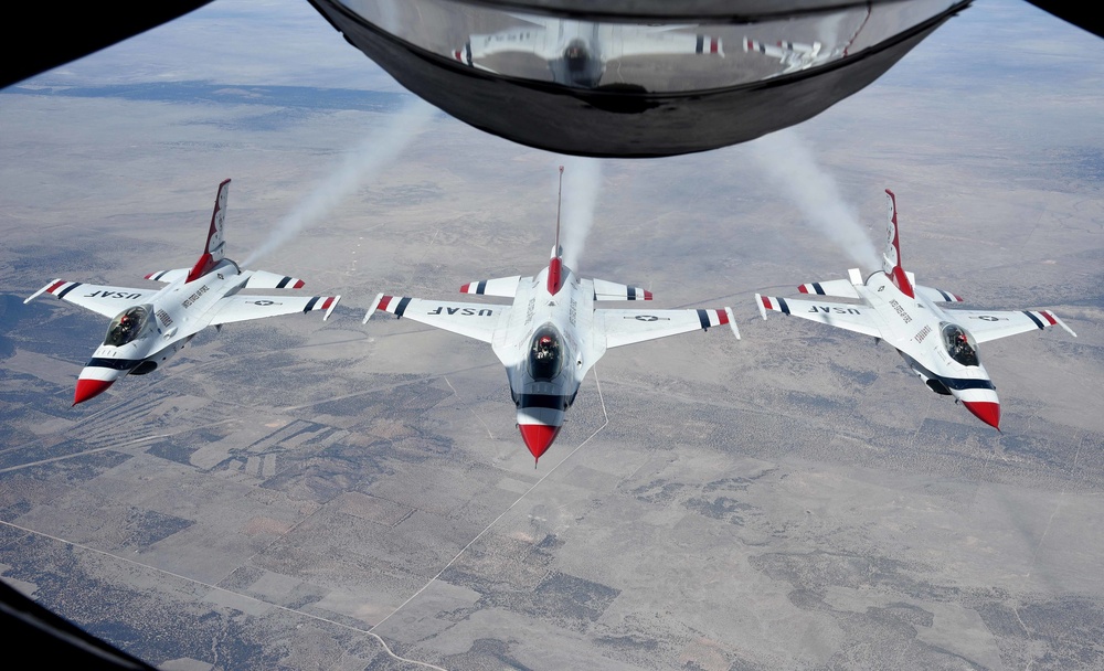 McConnell KC-135 Stratotanker refuels Thunderbirds