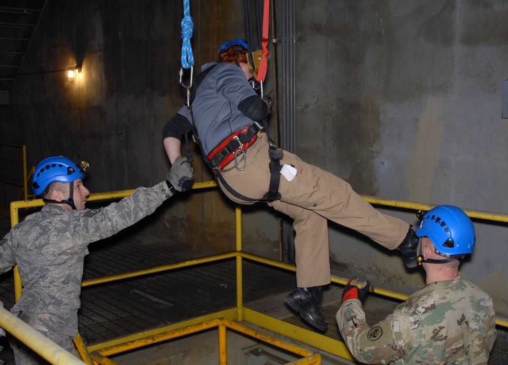 NY National Guard CST trains State Police