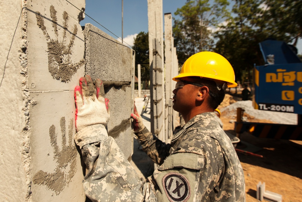 Cobra Gold 17, Construction At The at Ban Tha Kham Rai Duea Samakee School