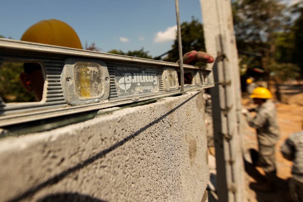 Cobra Gold 17, Construction At The at Ban Tha Kham Rai Duea Samakee School