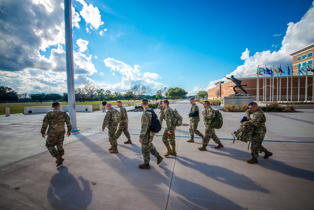 Lt. Gen. Michael D. Lundy, commanding general, Combined Arms Center, visits the Maneuver Center of Excellence.