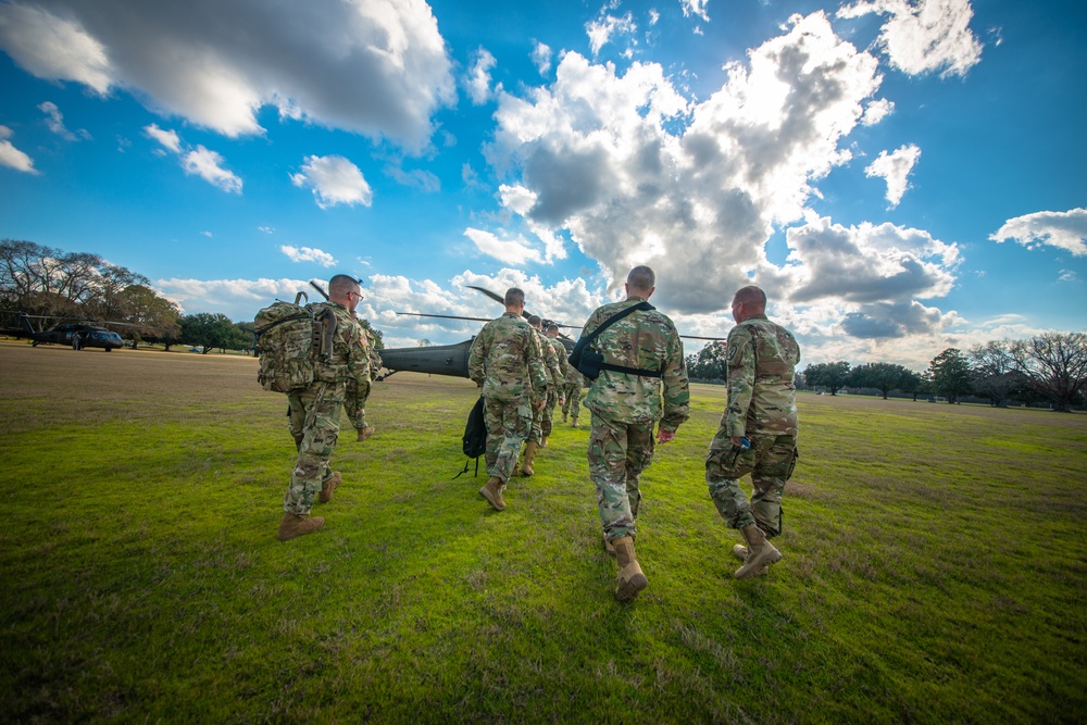 Lt. Gen. Michael D. Lundy, commanding general, Combined Arms Center, visits the Maneuver Center of Excellence.