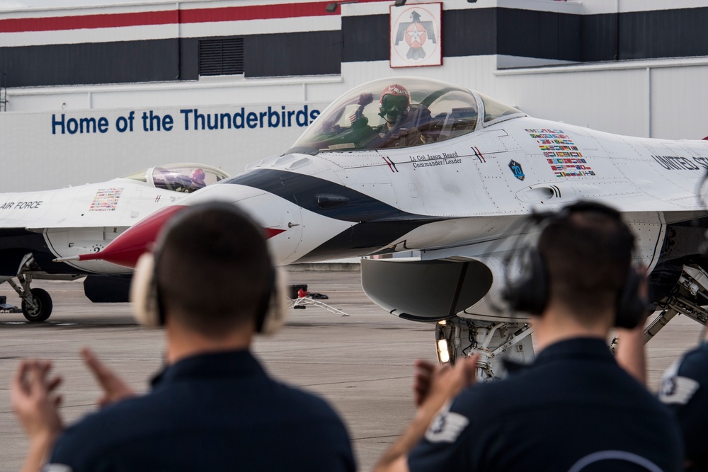 Thunderbirds honor Air Force's 70th Anniversary