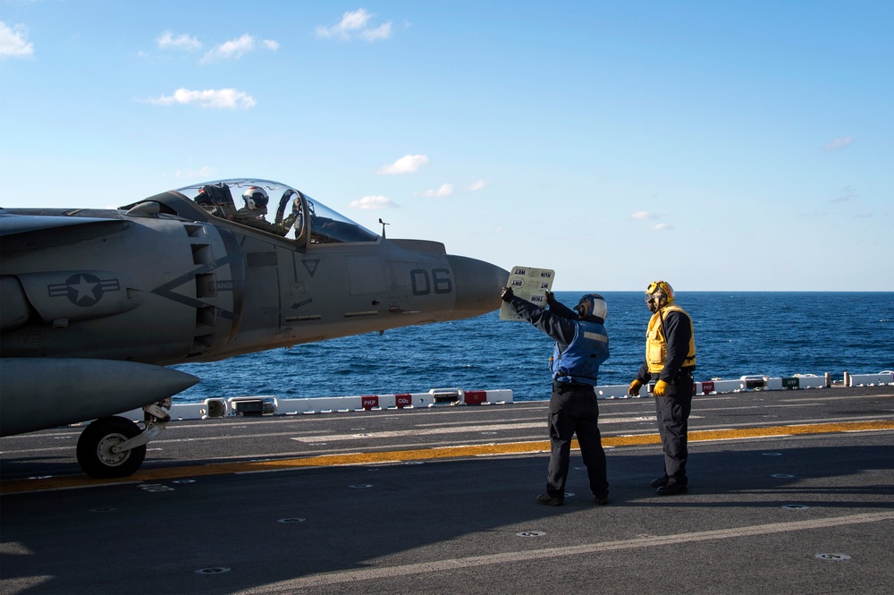 &quot;Tomcats&quot; Harriers land aboard USS Bonhomme Richard (LHD 6)