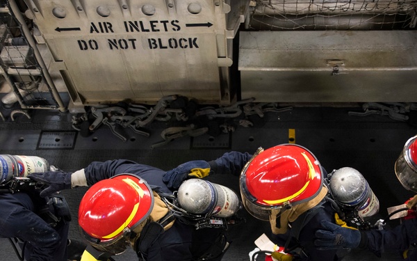 Class Bravo fire drill aboard USS Bonhomme Richard (LHD 6)