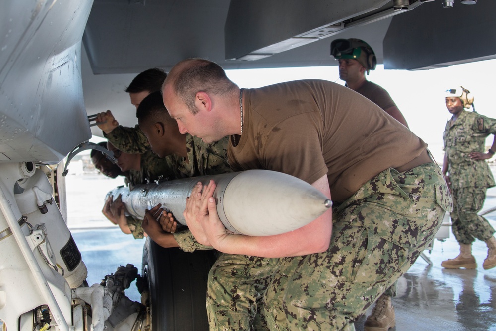 Sailors keep aircraft in shipshape condition