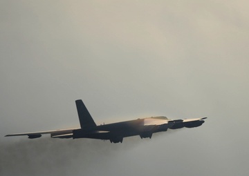 Barksdale participates in Combat Hammer