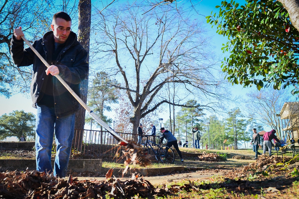 Airmen unite to conquer clean-up