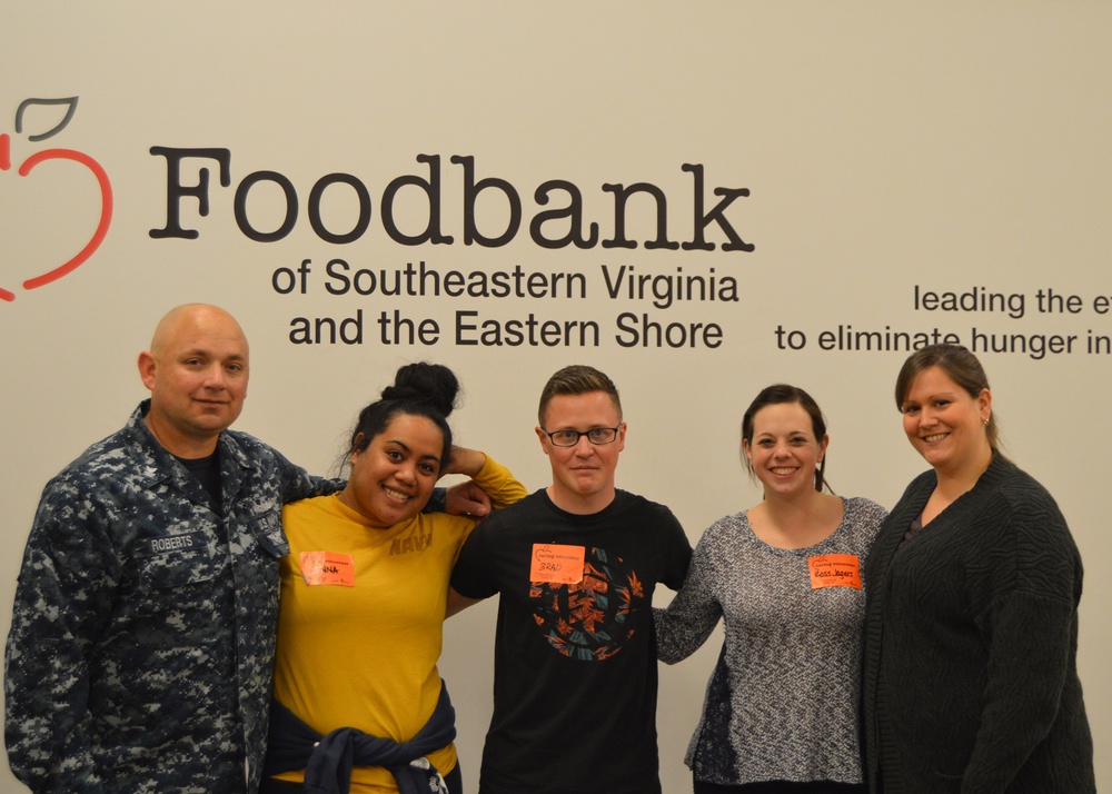 Naval Station Norfolk Junior Sailor Association (JSA) Volunteers at Local Food Bank