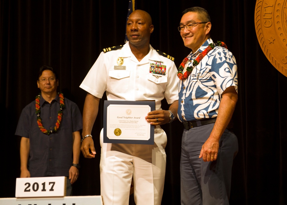 U.S. Navy Volunteers Receive Environmental Hero and Good Neighbor Awards in Honolulu