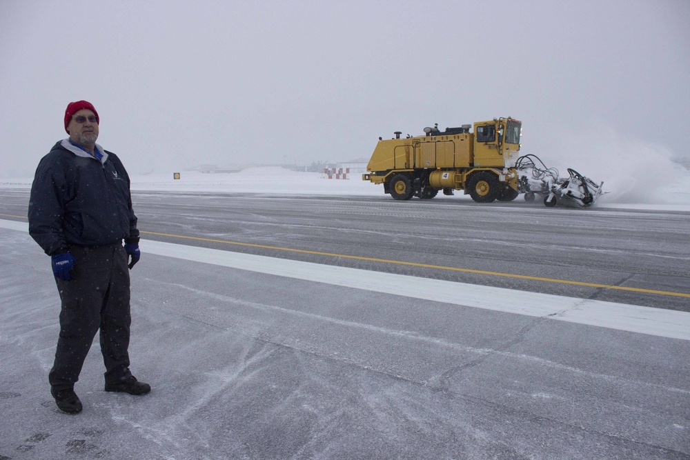 Benny the Air Force “Snow Man” assists Hill AFB