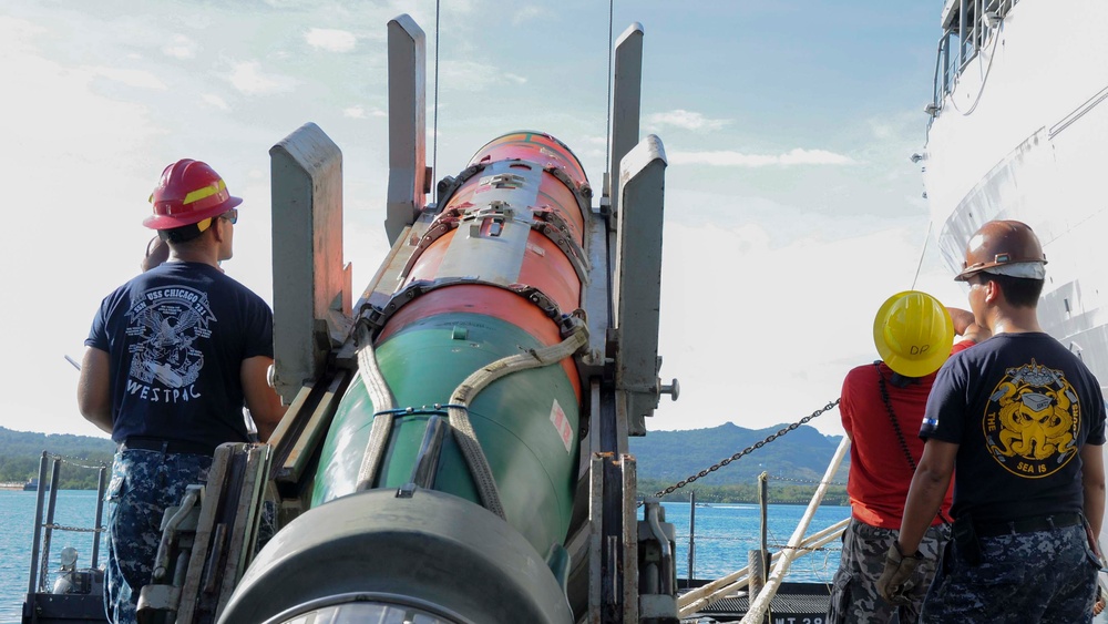 USS Chicago Sailors Prepare to Raise EXTORP during Ordnance Transfer Feb. 10