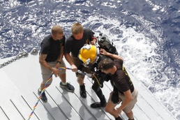Army Divers plunge into the Pacific during exercise "Deep Blue"