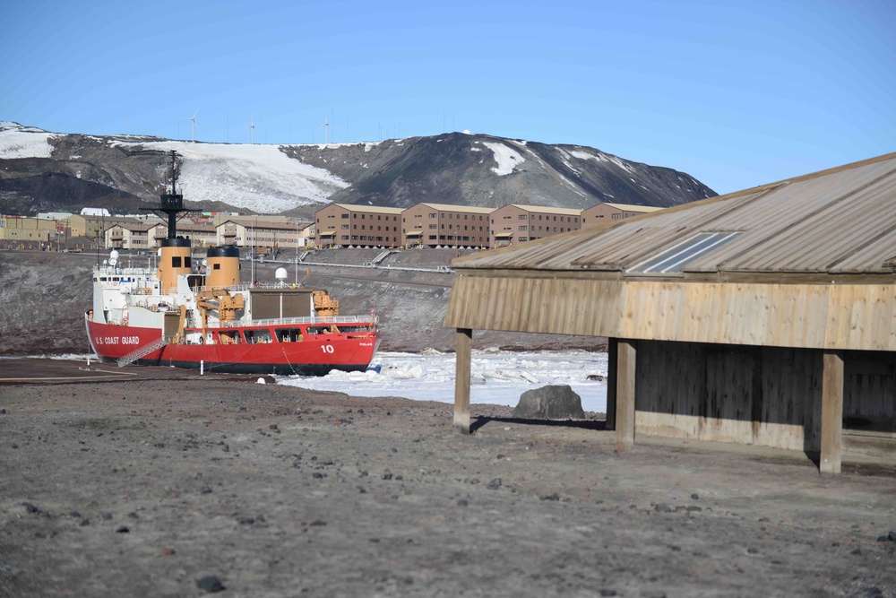170118-G-QL499-024 Polar Star at McMurdo Station
