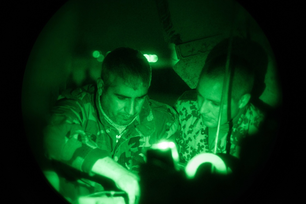 Germans train Peshmerga soldiers in night driving