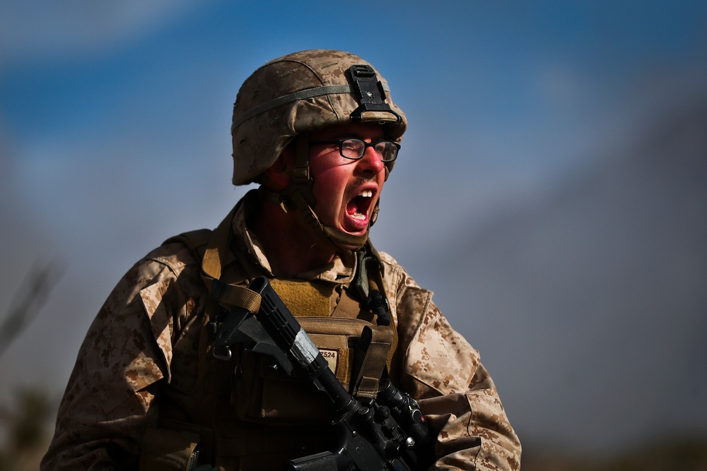 1st Battalion, 3rd Marines tear up Range 400