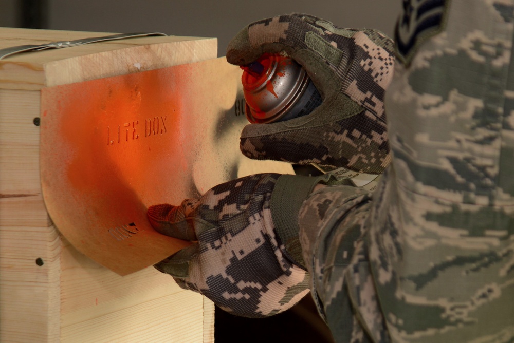 Inspectors pack munitions