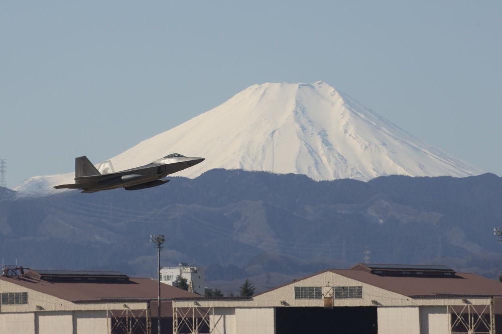 Raptors take off from Yokota