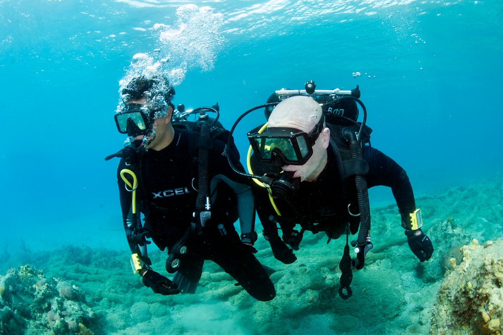 Under Water Construction Team 1 Diver Training