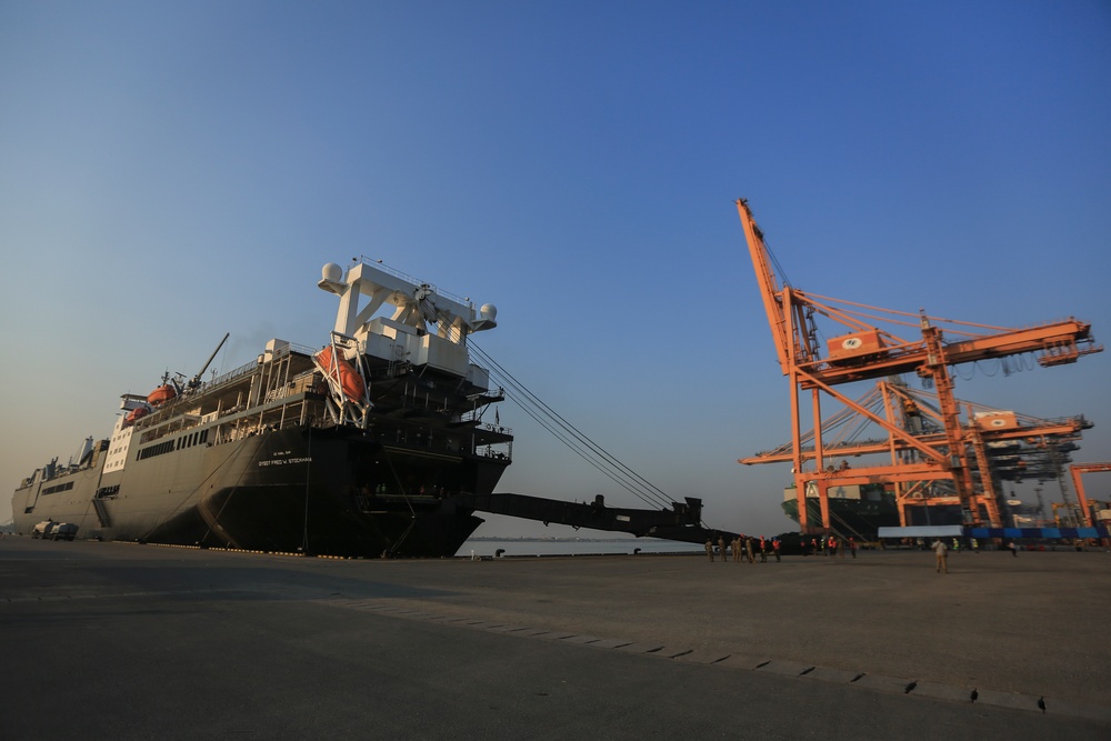 Offloading Begins on the USNS Gunnery Sgt. Fred W. Stockham During Cobra Gold 2017