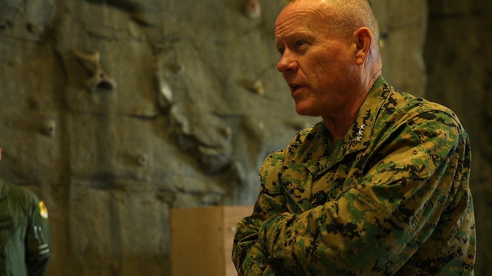 Lt. Gen. Nicholson recognizes Airmen’s support in MV-22 incident
