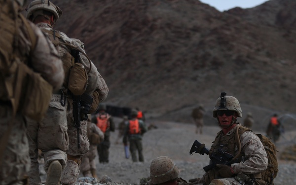1st Battalion, 3rd Marines tear up Range 400